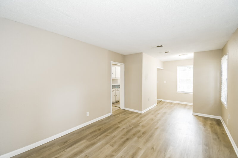 1,650/Mo, 1031 Bunker Hill Blvd Jacksonville, FL 32208 Living Room View 2