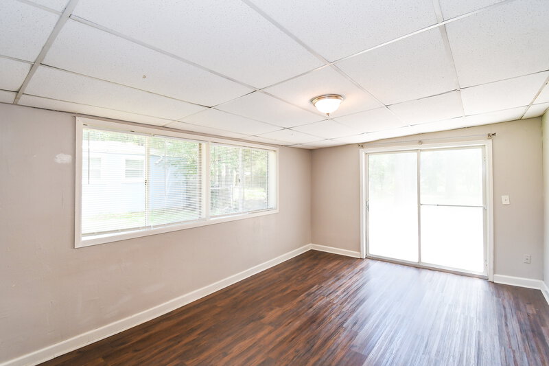 1,315/Mo, 10513 Suomi St Jacksonville, FL 32218 Living Room View 3
