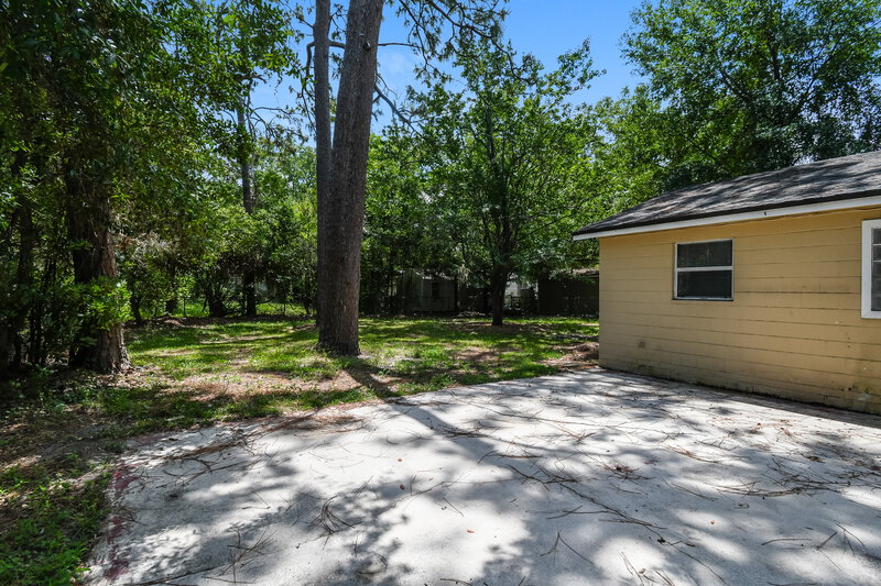 1,315/Mo, 10513 Suomi St Jacksonville, FL 32218 Backyard View