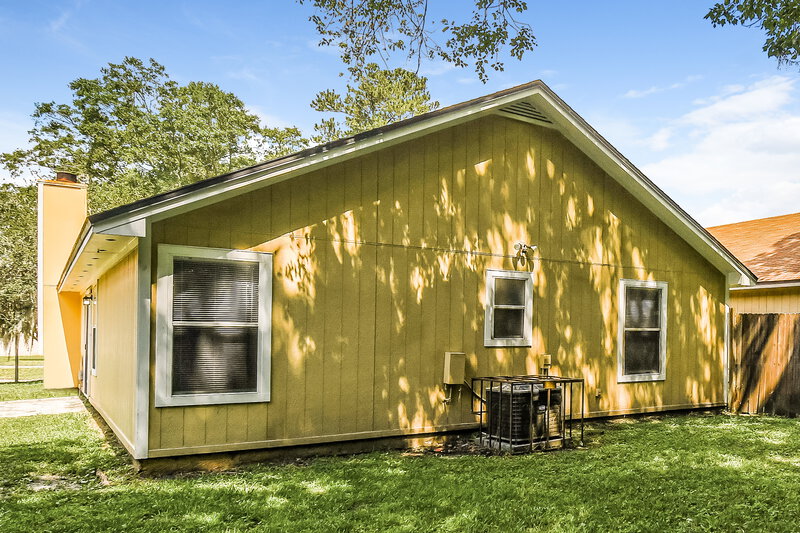 1,420/Mo, 10725 Meadowlea Dr Jacksonville, FL 32218 Rear View