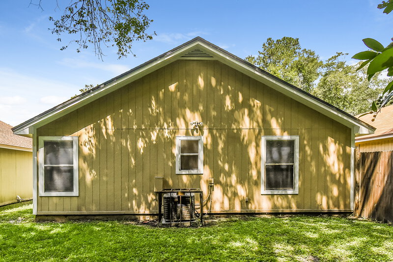 1,420/Mo, 10725 Meadowlea Dr Jacksonville, FL 32218 Rear View 2