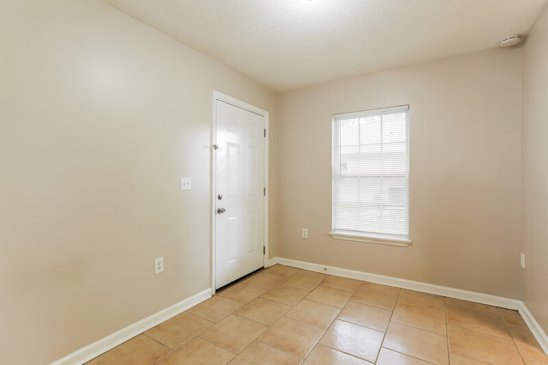 1,460/Mo, 1082 Melson Ave Jacksonville, FL 32254 Dining Room View