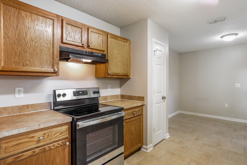 1,460/Mo, 1082 Melson Ave Jacksonville, FL 32254 Kitchen View 2