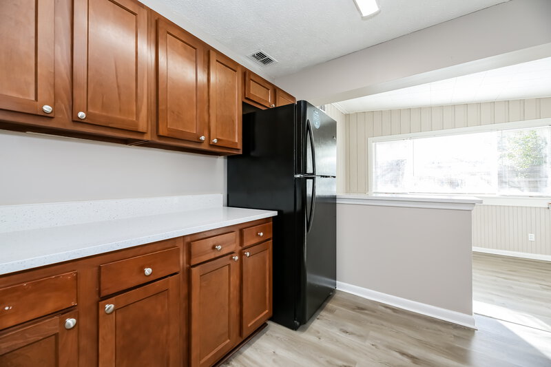 1,535/Mo, 1104 Le Brun Dr Jacksonville, FL 32205 Kitchen View