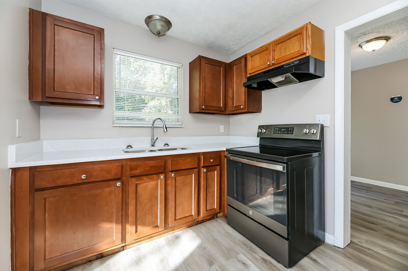 1,535/Mo, 1104 Le Brun Dr Jacksonville, FL 32205 Kitchen View 2