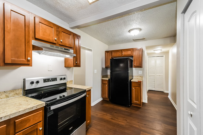1,525/Mo, 1104 Mantes Ave Jacksonville, FL 32205 Kitchen View 2