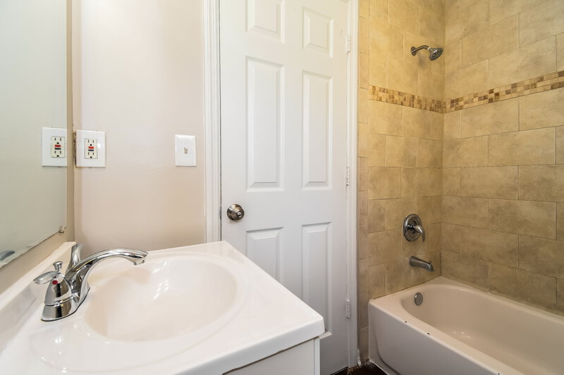 1,525/Mo, 1104 Mantes Ave Jacksonville, FL 32205 Bathroom View