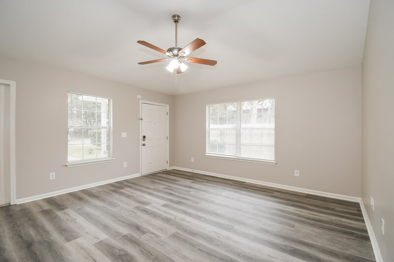 1,525/Mo, 1104 Saint Clair St Jacksonville, FL 32254 Living Room View