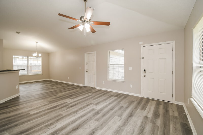 1,525/Mo, 1104 Saint Clair St Jacksonville, FL 32254 Living Room View 2