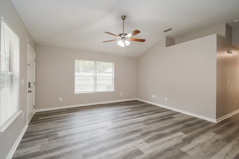 1,525/Mo, 1104 Saint Clair St Jacksonville, FL 32254 Living Room View 3