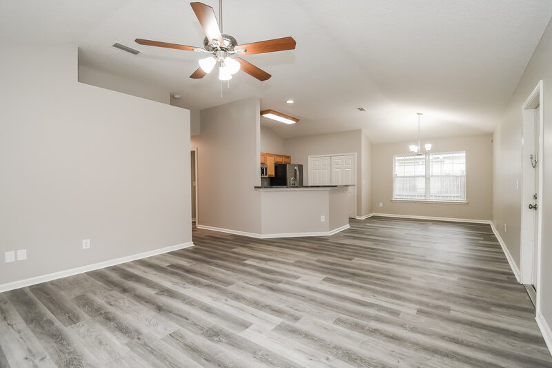 1,525/Mo, 1104 Saint Clair St Jacksonville, FL 32254 Living Room View 4