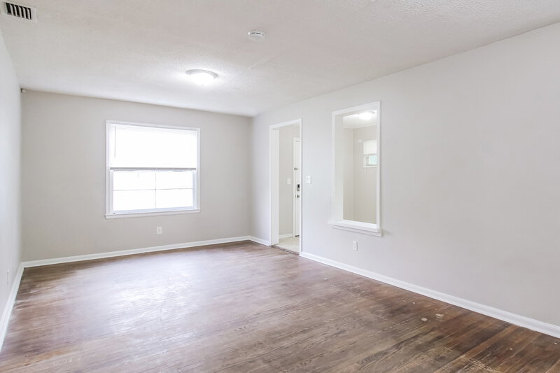 1,315/Mo, 1126 Bunker Hill Blvd Jacksonville, FL 32208 Living Room View