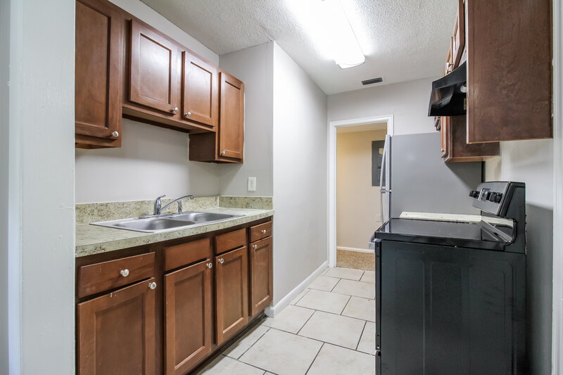 1,315/Mo, 1126 Bunker Hill Blvd Jacksonville, FL 32208 Kitchen View
