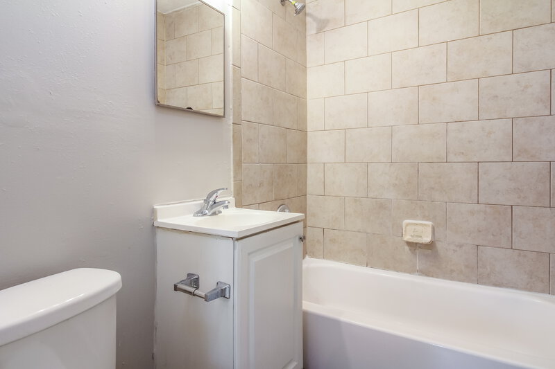 1,315/Mo, 1126 Bunker Hill Blvd Jacksonville, FL 32208 Bathroom View