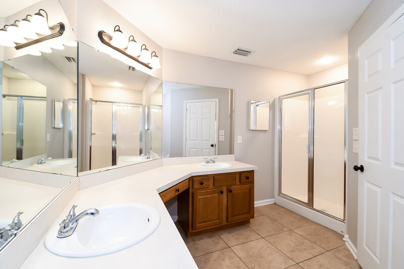 2,175/Mo, 11266 Silver Key Dr Jacksonville, FL 32218 Main Bathroom View 2