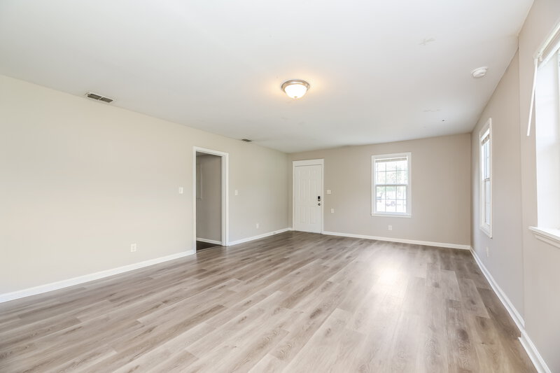 1,165/Mo, 1172 Monmouth Way Jacksonville, FL 32208 Living Room View 2
