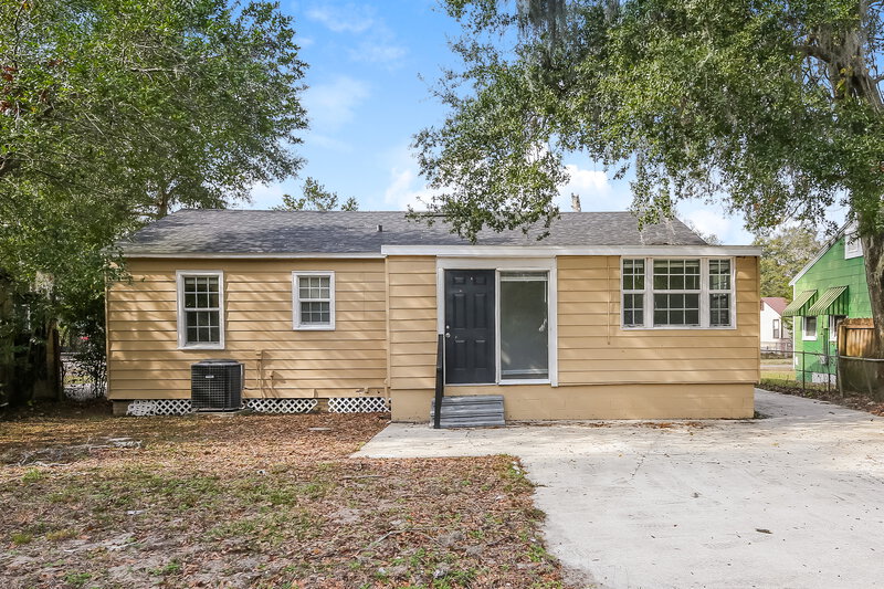 1,165/Mo, 1172 Monmouth Way Jacksonville, FL 32208 Rear View