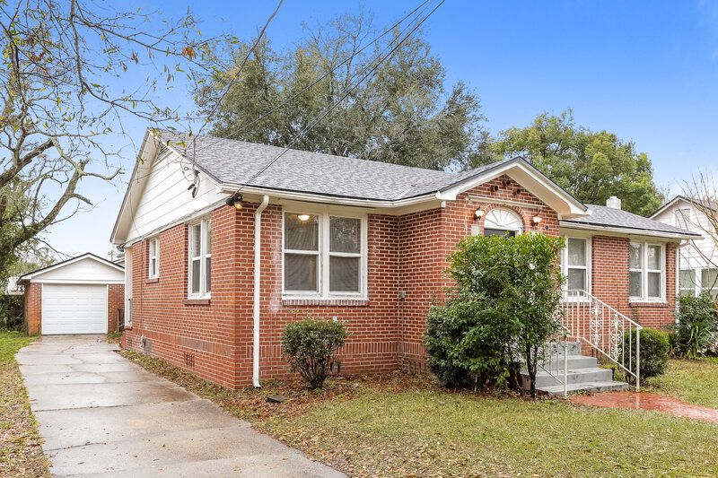 1,415/Mo, 1198 W 10th St Jacksonville, FL 32209 Front View