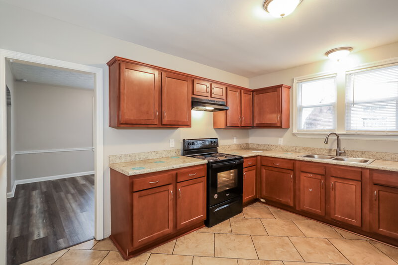 1,415/Mo, 1198 W 10th St Jacksonville, FL 32209 Kitchen View