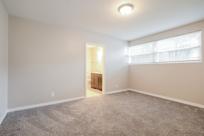 1,415/Mo, 1198 W 10th St Jacksonville, FL 32209 Main Bedroom View