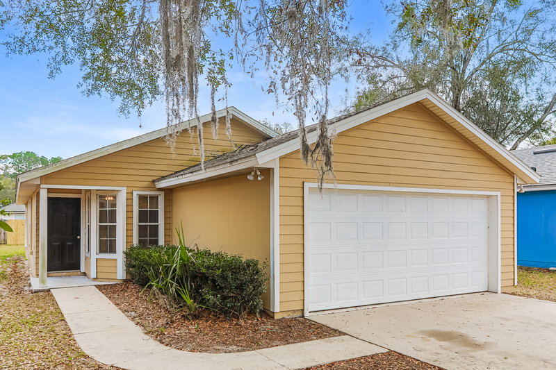 1,595/Mo, 1321 Spruce St Green Cove Springs, FL 32043 Front View