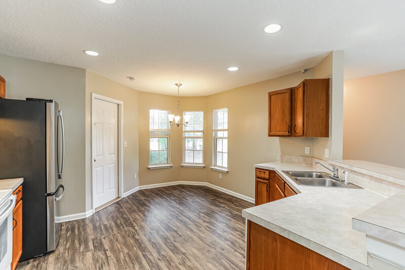 1,595/Mo, 1321 Spruce St Green Cove Springs, FL 32043 Kitchen View 3