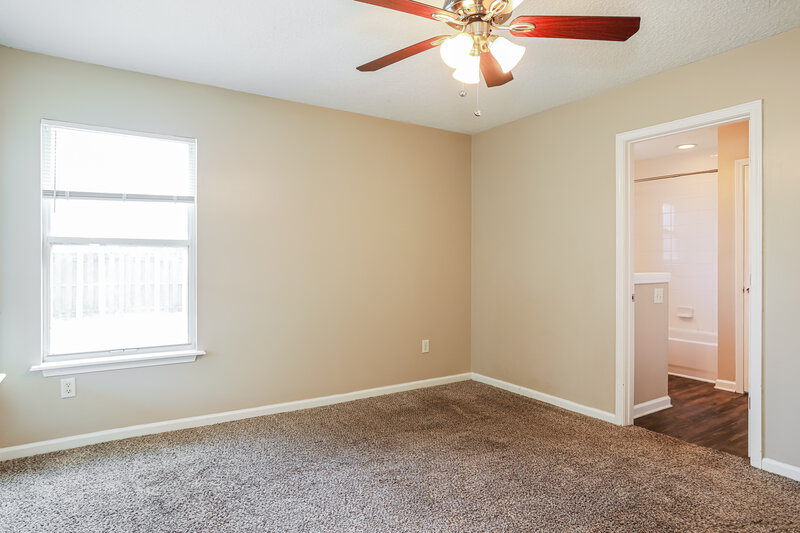 1,595/Mo, 1321 Spruce St Green Cove Springs, FL 32043 Main Bedroom View