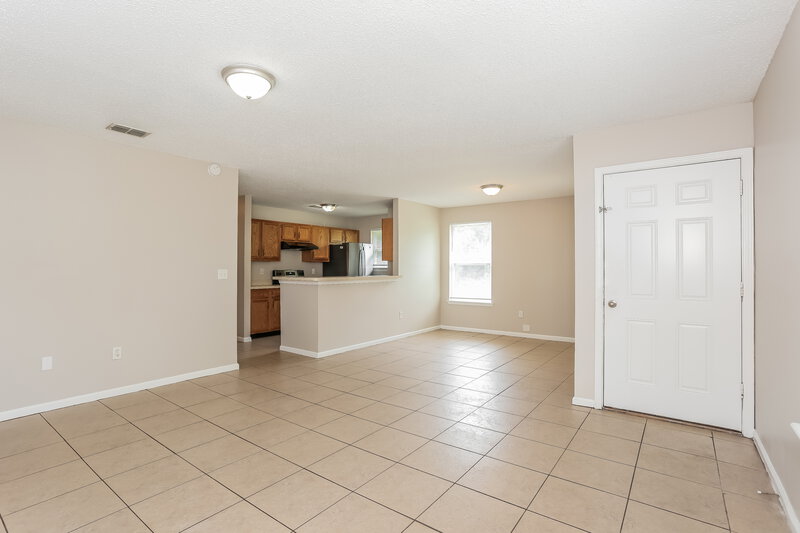 1,450/Mo, 1456 E 27th St Jacksonville, FL 32206 Living Room View 2