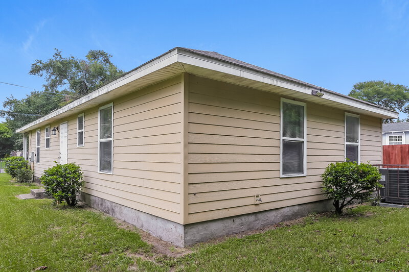 1,450/Mo, 1456 E 27th St Jacksonville, FL 32206 Rear View