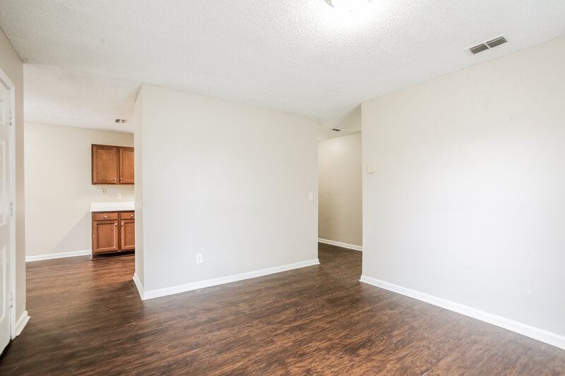 1,850/Mo, 1529 Spearing St Jacksonville, FL 32206 Living Room View 2