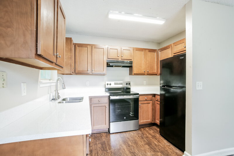 1,850/Mo, 1529 Spearing St Jacksonville, FL 32206 Kitchen View 2