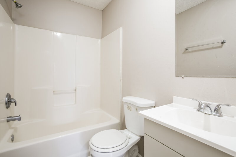 1,850/Mo, 1529 Spearing St Jacksonville, FL 32206 Bathroom View