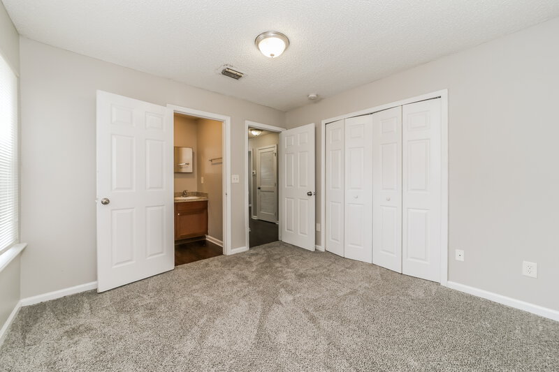 0/Mo, 1540 Golf Forest Dr Jacksonville, FL 32208 Main Bedroom View