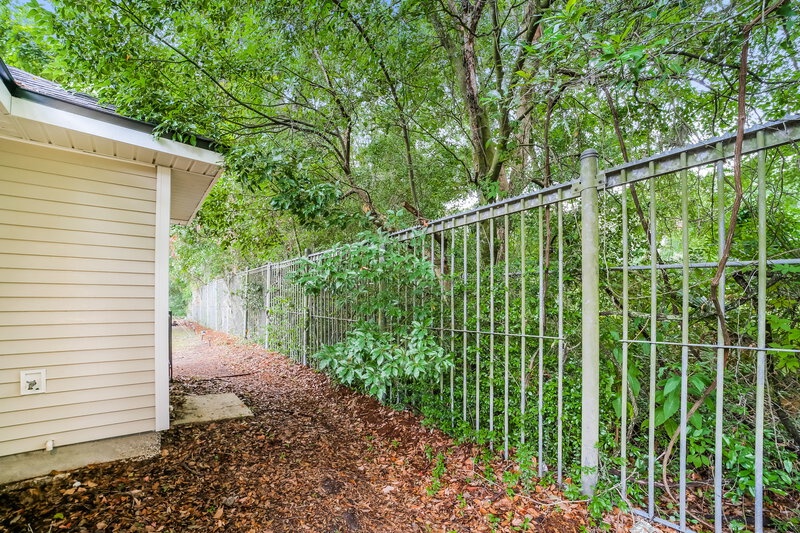 0/Mo, 1540 Golf Forest Dr Jacksonville, FL 32208 Rear View 2