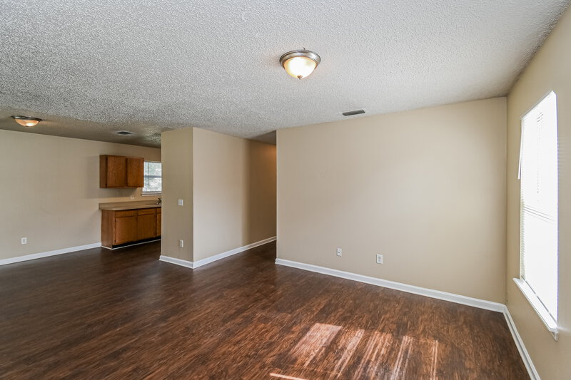 1,170/Mo, 1554 Brook Forest Dr Jacksonville, FL 32208 Living Room View 3