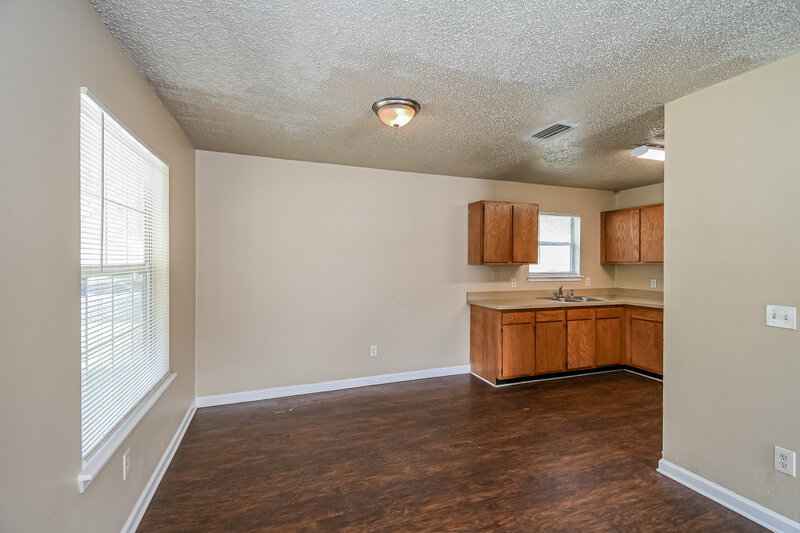 1,170/Mo, 1554 Brook Forest Dr Jacksonville, FL 32208 Dining Room View