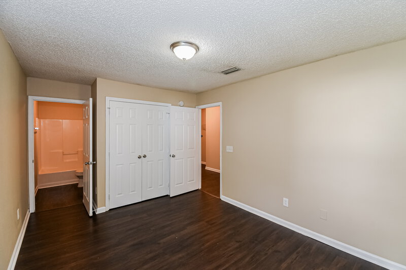 1,170/Mo, 1554 Brook Forest Dr Jacksonville, FL 32208 Main Bedroom View 2