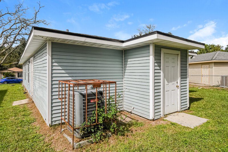 1,170/Mo, 1554 Brook Forest Dr Jacksonville, FL 32208 Rear View 2