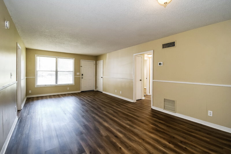 1,500/Mo, 1658 Louvre Dr Jacksonville, FL 32221 Living Room View 4