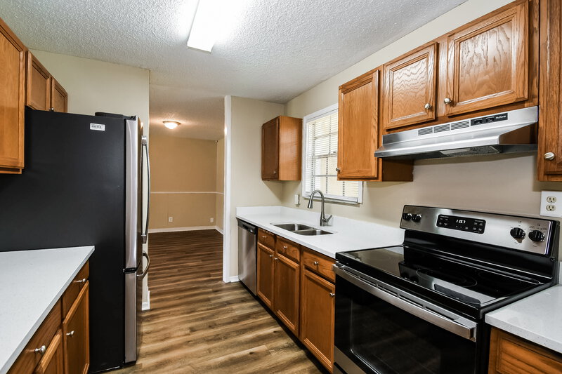 1,500/Mo, 1658 Louvre Dr Jacksonville, FL 32221 Kitchen View 2