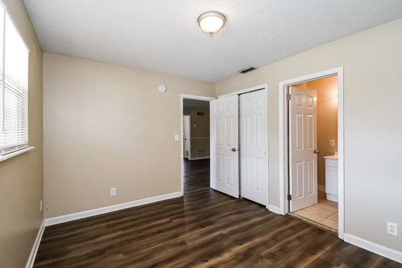 1,500/Mo, 1658 Louvre Dr Jacksonville, FL 32221 Main Bedroom View