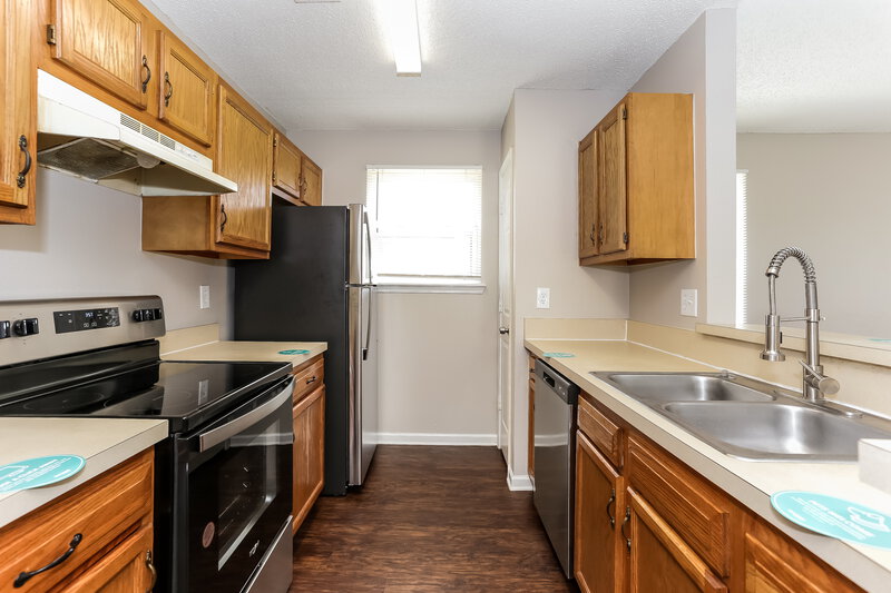 1,360/Mo, 1719 McMillan St Jacksonville, FL 32209 Kitchen View