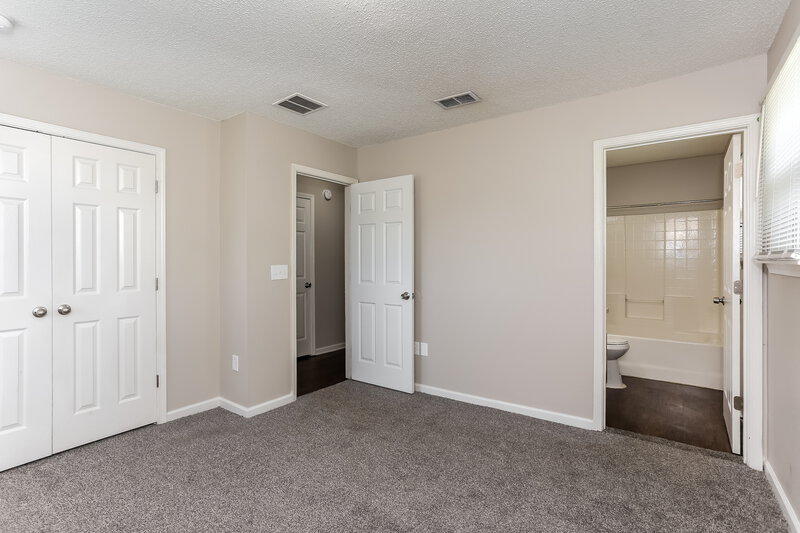 1,360/Mo, 1719 McMillan St Jacksonville, FL 32209 Main Bedroom View
