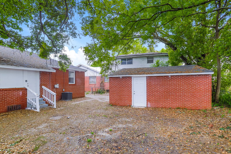 1,120/Mo, 1724 Academy St Jacksonville, FL 32209 Rear View 2