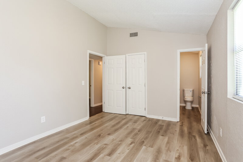 1,075/Mo, 1849 W 28th St Jacksonville, FL 32209 Main Bedroom View 2