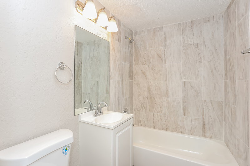 1,075/Mo, 1849 W 28th St Jacksonville, FL 32209 Bathroom View
