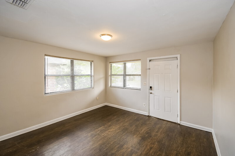 1,275/Mo, 1850 W 24th St Jacksonville, FL 32209 Living Room View