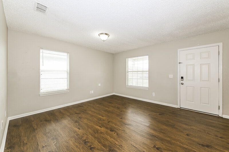 1,220/Mo, 2021 Broadway Ave Jacksonville, FL 32209 Living Room View