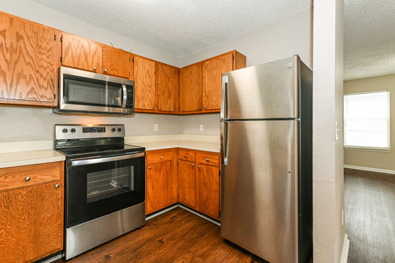 1,220/Mo, 2021 Broadway Ave Jacksonville, FL 32209 Kitchen View 2