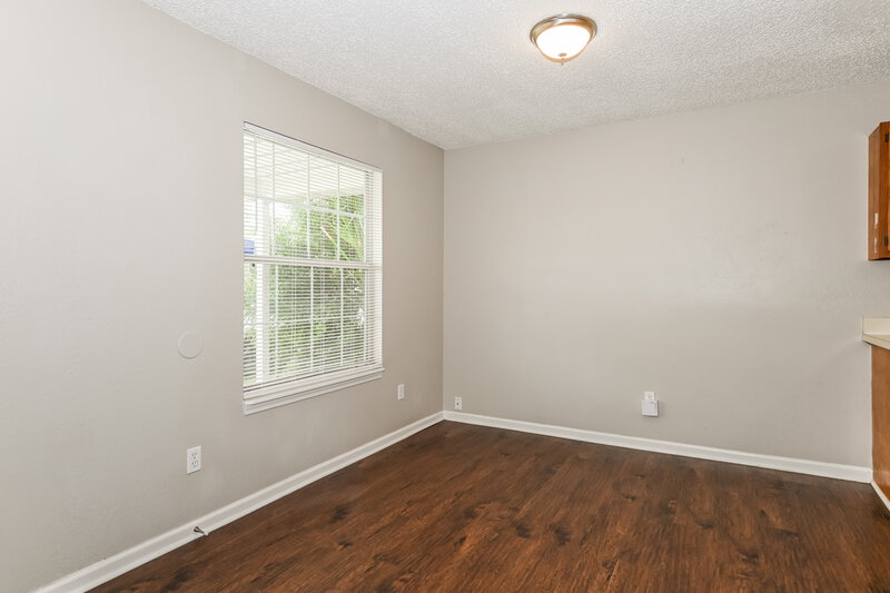 1,220/Mo, 2021 Broadway Ave Jacksonville, FL 32209 Family Room View